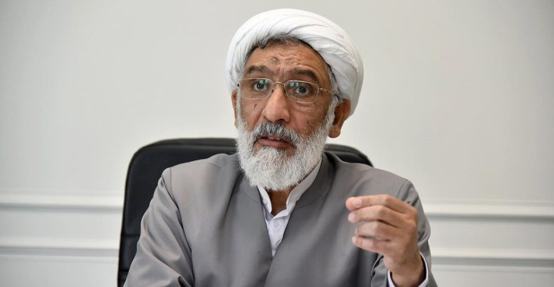 رهبر شهید تاریخ‌خوان بودند