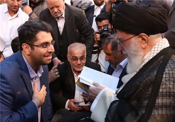 شاعران انقلاب پدری دلسوز را تا خانه ابدی بدرقه کردند شاعران انقلاب پدری دلسوز را تا خانه ابدی بدرقه کردند