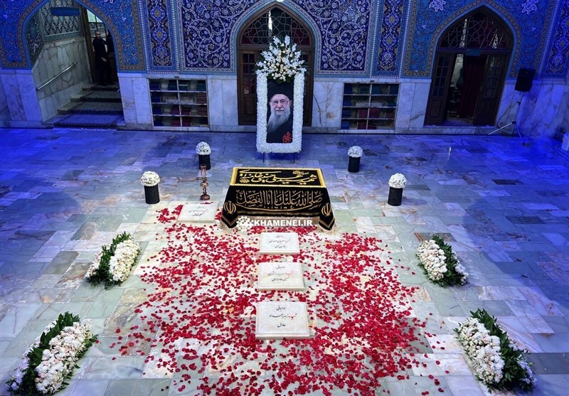 یادداشتی در رثای رهبر شهید انقلاب/*** یادداشتی در رثای رهبر شهید انقلاب/***