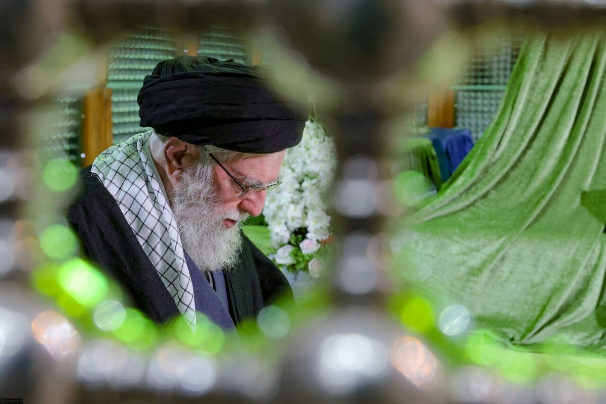 تازه ترین سرودههای شاعران لبنانی در رثای رهبر شهید انقلاب تازه ترین سرودههای شاعران لبنانی در رثای رهبر شهید انقلاب
