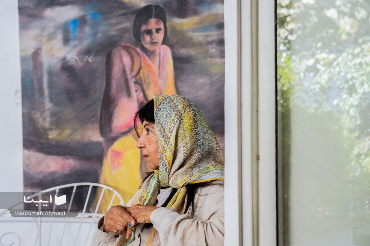 کتاب، رنگ و زنی که راه خودش را رفت
