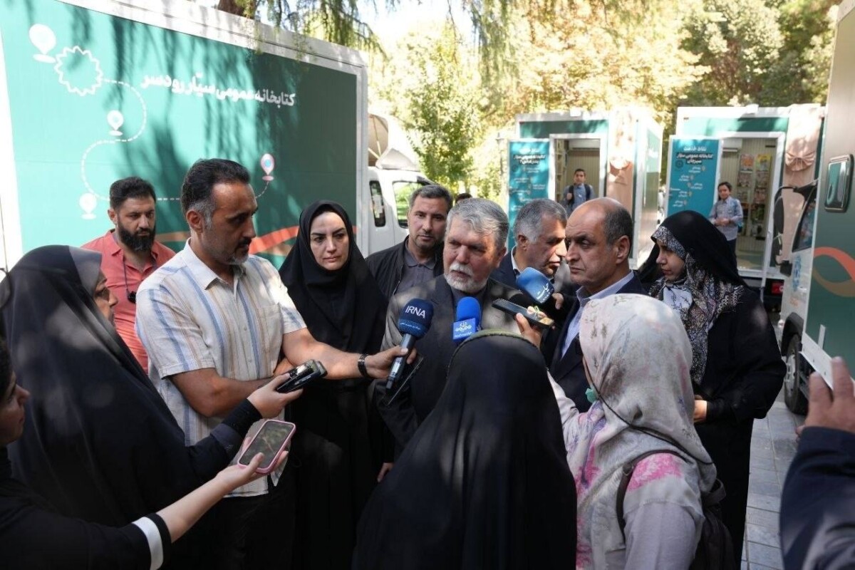 ۴ دستگاه خودروی کتابخانه عمومی سیار بهرهبرداری شد